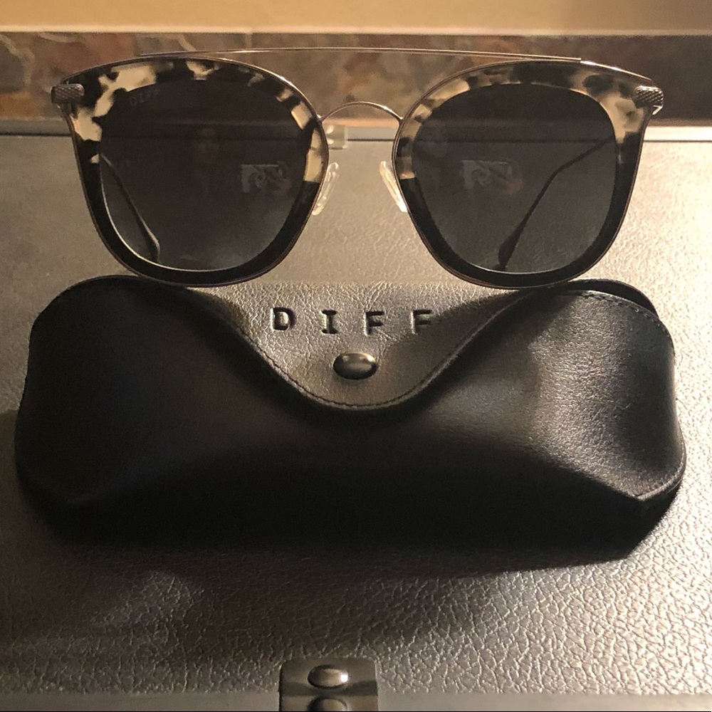 Diff Eyewear Zoey Sunglasses